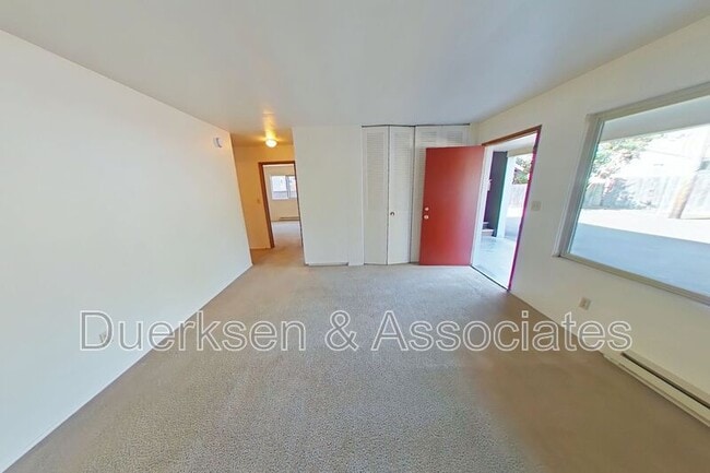 Building Photo - 1110 NW Fillmore Ave