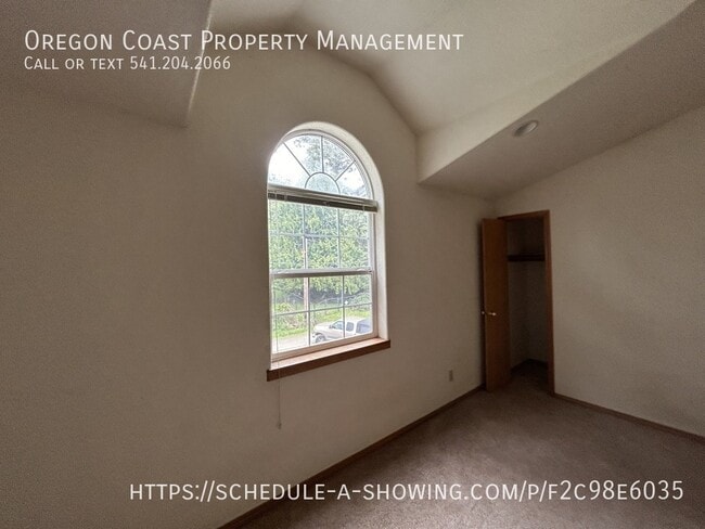 Building Photo - 185 S Palisade St