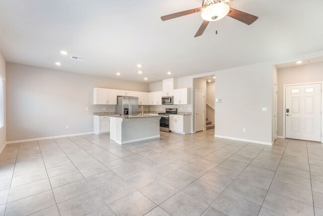 Foto del edificio - Modern Gated Home with Spacious Loft!