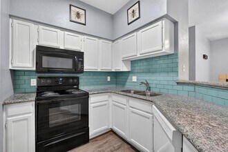 Building Photo - 2450 Wickersham Ln