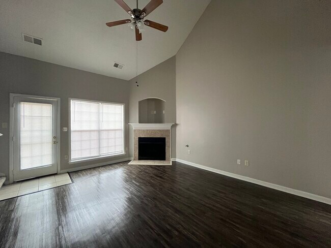 Foto del edificio - 6960 Wynne Ridge Rd N
