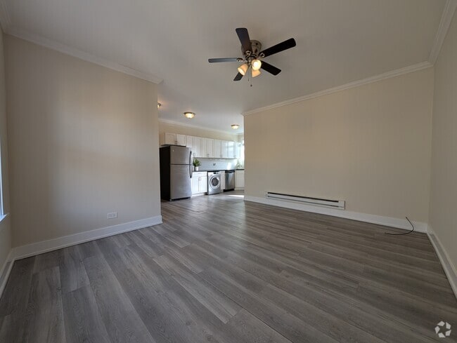 Building Photo - 3814 N Greenview Ave