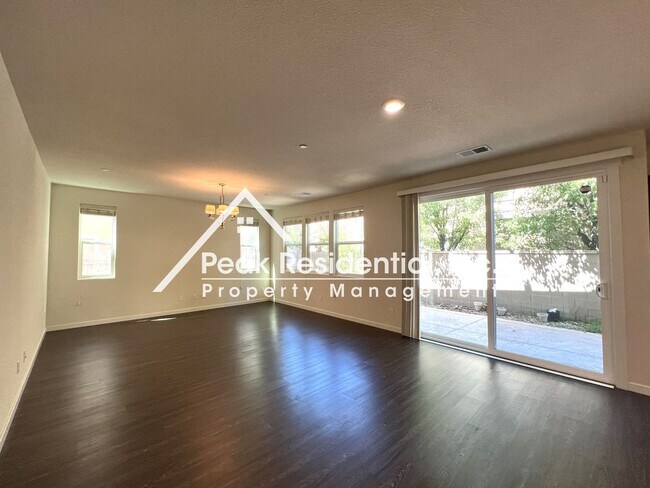 Building Photo - Beautiful Folsom 4bd/3ba Home with 2 Car G...