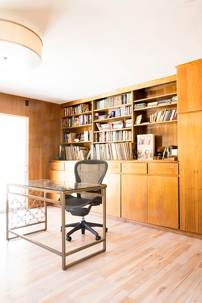 Foto del edificio - 56996 Crestview Dr