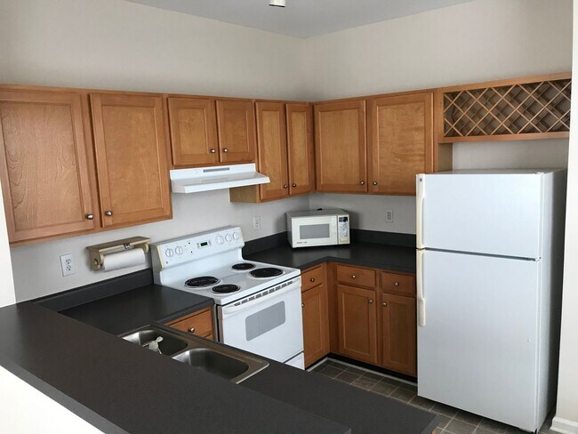 Foto del edificio - 260 Riverbend Drive 2 Bedroom 2 Bath Condo...