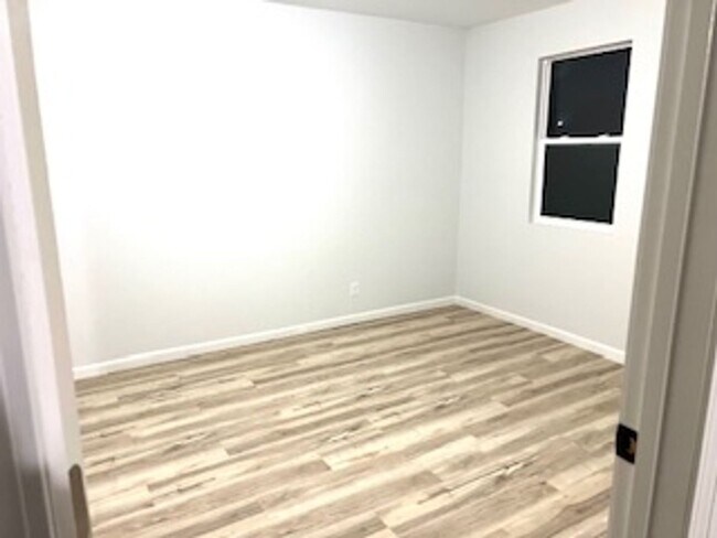 Foto del edificio - Beautiful 4 bedroom 2 bath in a nice neigh...