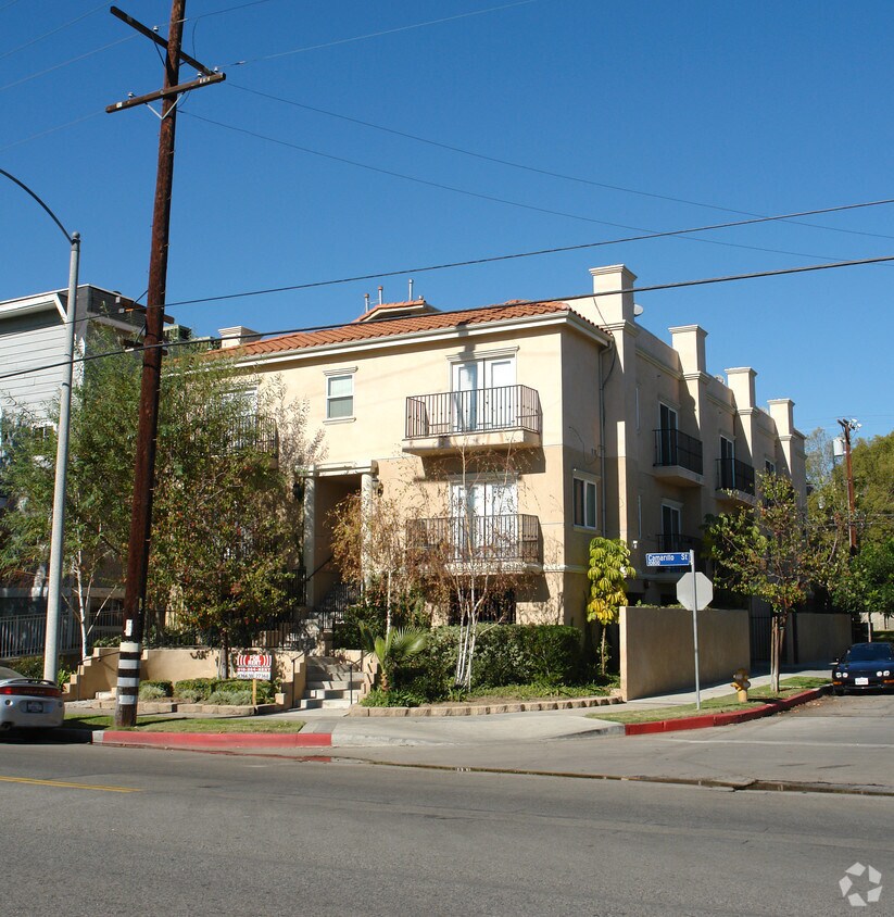 Primary Photo - 10833-10835 Camarillo St