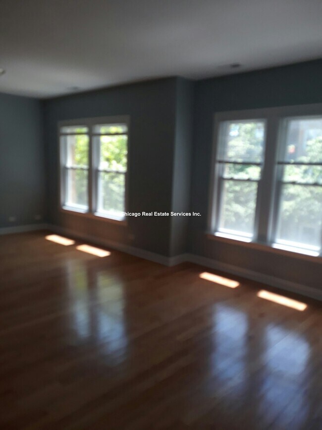 Foto del edificio - 1644 W Pratt Blvd