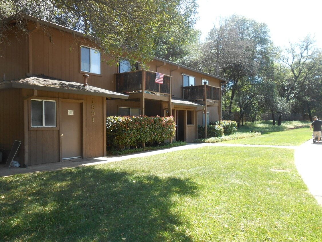 1801 Conifer Way Unit 4, Redding, CA 96002 Room for Rent in Redding