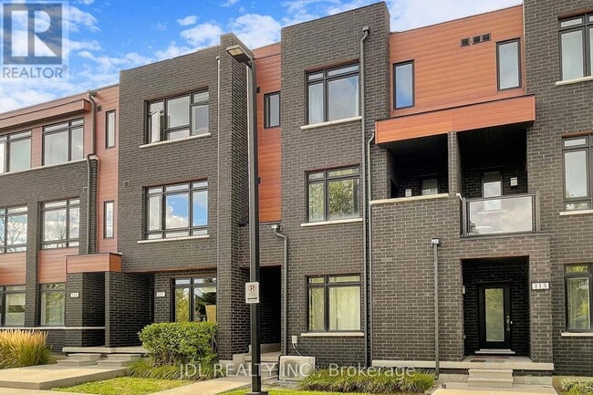 Photo du bâtiment - 370 Red Maple Rd