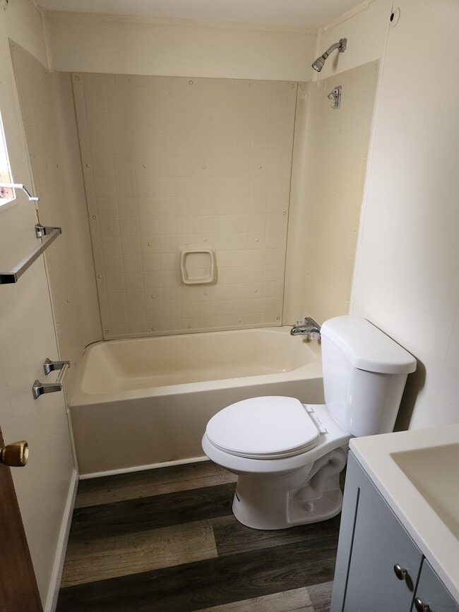 Foto del edificio - 1004 Aaron Ln