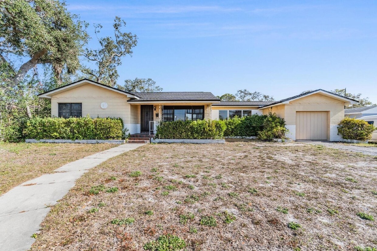 Photo - "Charming 2-Bedroom Duplex with Ideal Space and Comfort at 29 Westwood Terrace North!"