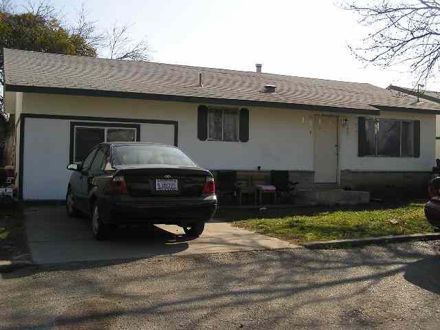 Building Photo - 1052 Manor Ave