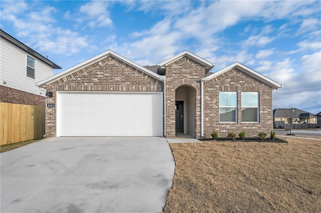 Foto principal - 4604 W Aurora St