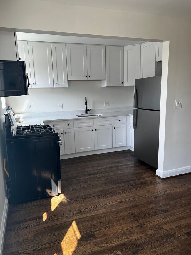 Foto del edificio - 2 Bedroom Duplex in Baltimore