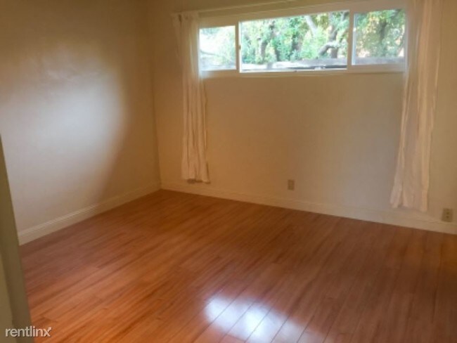 Foto del edificio - 1 br, 1 bath Apartment - 205 Murlagan ave