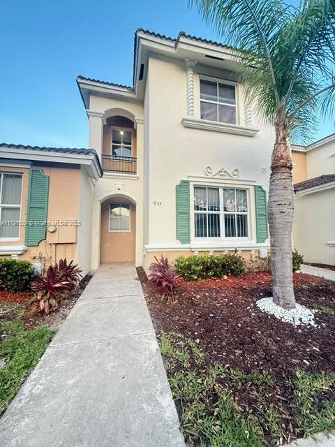Primary Photo - 933 NE 42nd Pl