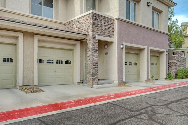 Foto del edificio - 673 Peachy Canyon Cir