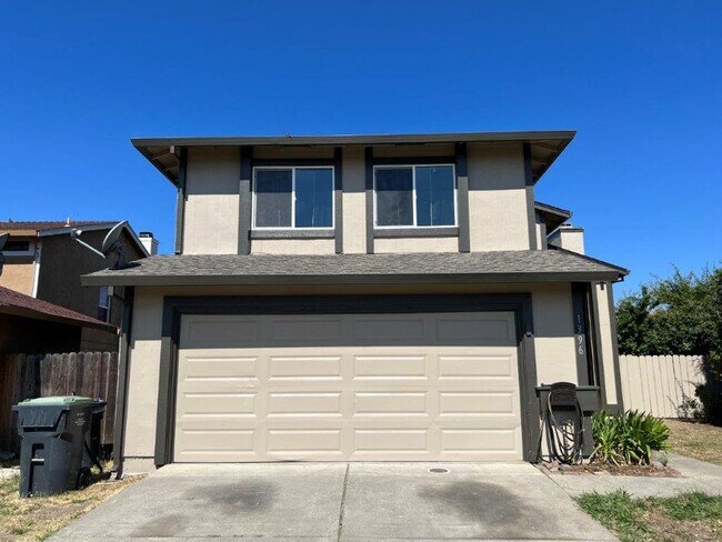 Foto del edificio - Updated 3 Bedroom 2.5 Bath 2 Story Fairfie...