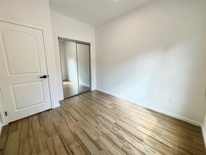 Building Photo - 11555 Persimmon St