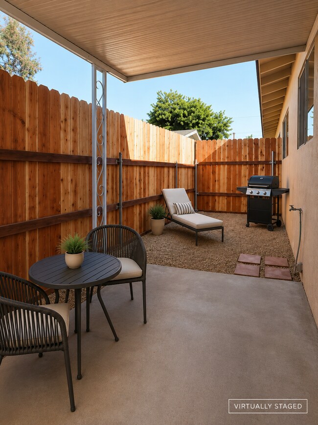 Building Photo - 8542 Emerson Cir