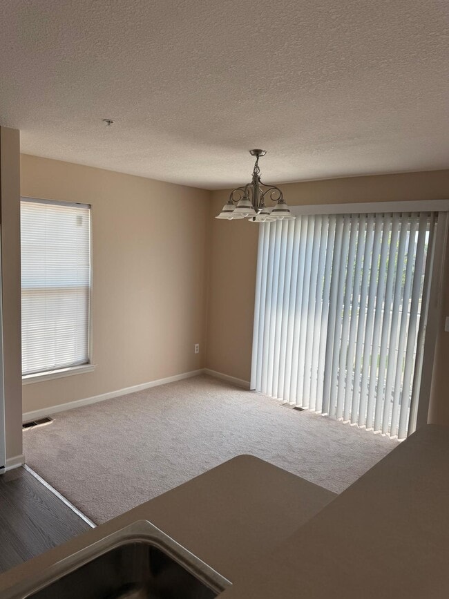 Building Photo - 28813 Cullen Dr