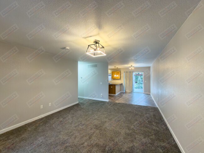 Foto del edificio - Your New Home!