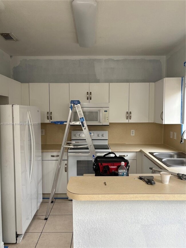 Building Photo - 12433 SW 125th Terrace