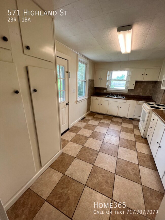 Foto del edificio - Beautifully updated 2 bedroom duplex with ...