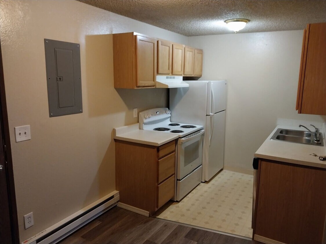 Foto del edificio - 1 bedroom 1 bathroom bottom floor downstairs apartment - Granvue Apartments