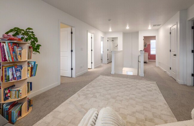 Foto del edificio - 5189 N Willow Tree Rd