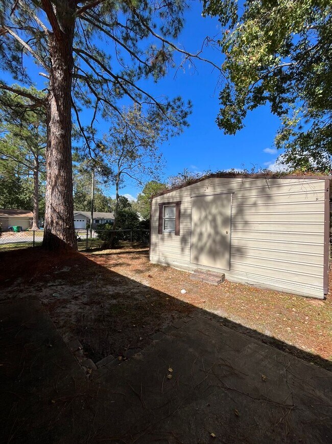 Foto del edificio - 841 Meadow Ln