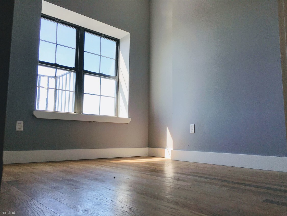 Primary Photo - 613 Onderdonk Ave