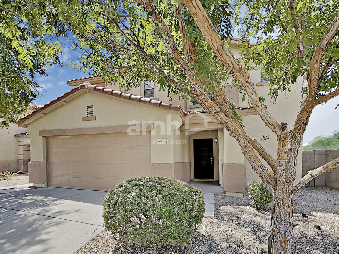 Foto principal - 8841 E Portobello Avenue