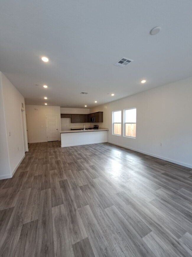 Foto del edificio - Beautifully Built Home! 3 bed, 2 bath