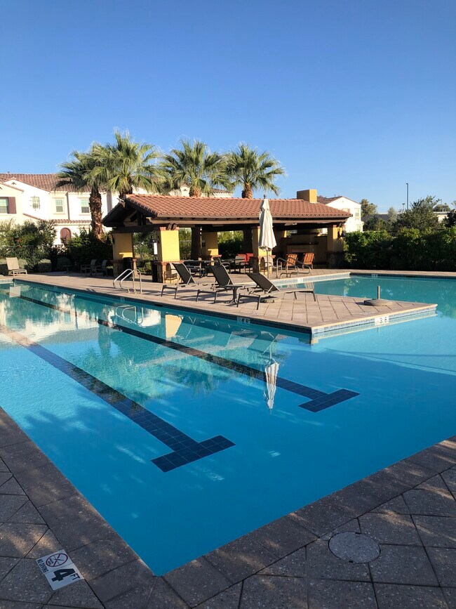 Building Photo - 4077 S Sabrina Dr