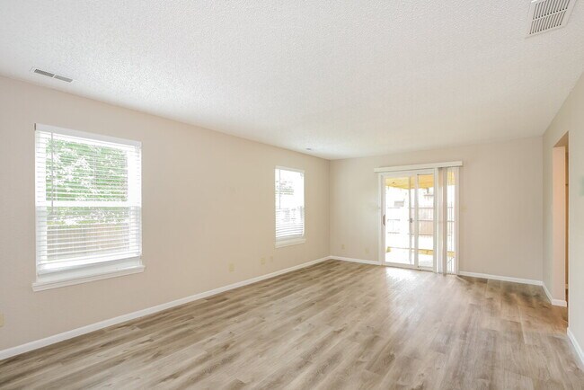 Foto del edificio - 1417 Green Spring Way