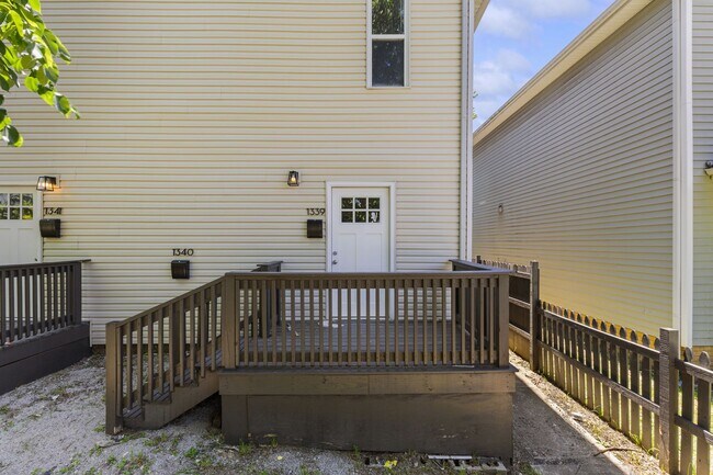 Building Photo - 1339-1341 Mooberry St