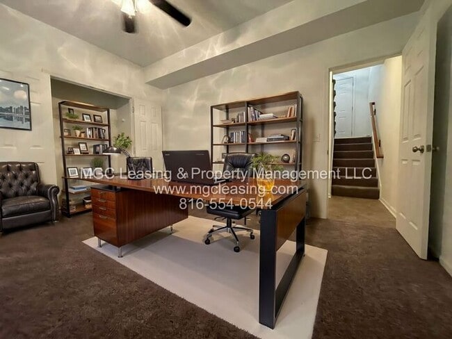 Building Photo - 3 bedroom Duplex with unique floor plan for rent in the Northland