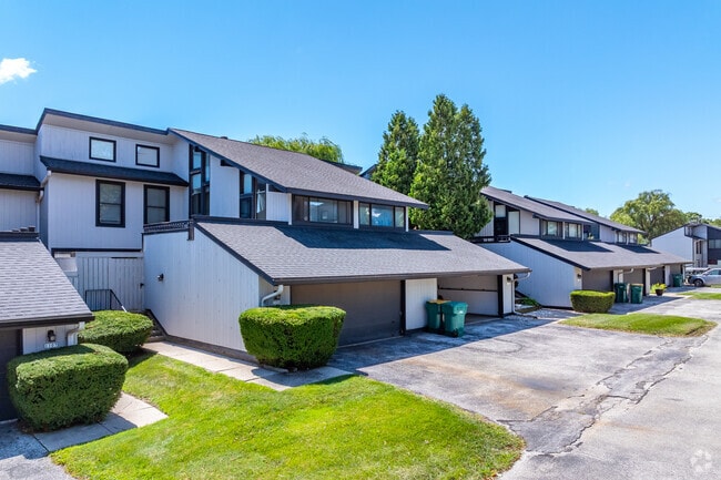 Primary Photo - Apple Orchard Townhomes