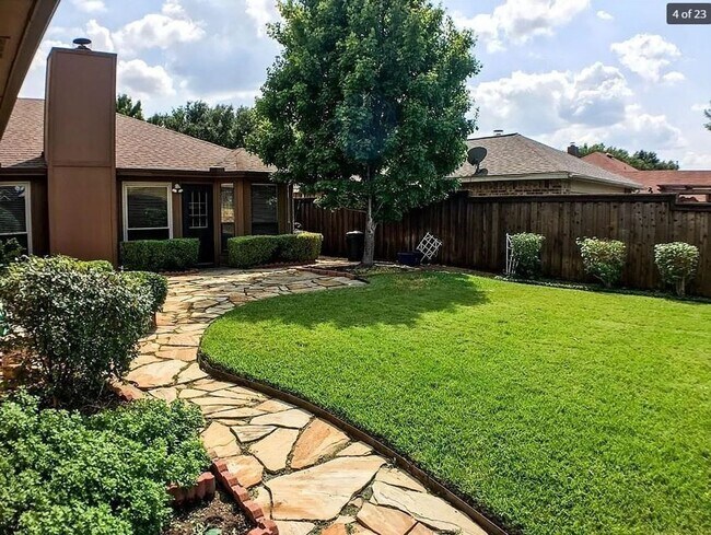 Foto del edificio - Charming 3BR House in Carrollton