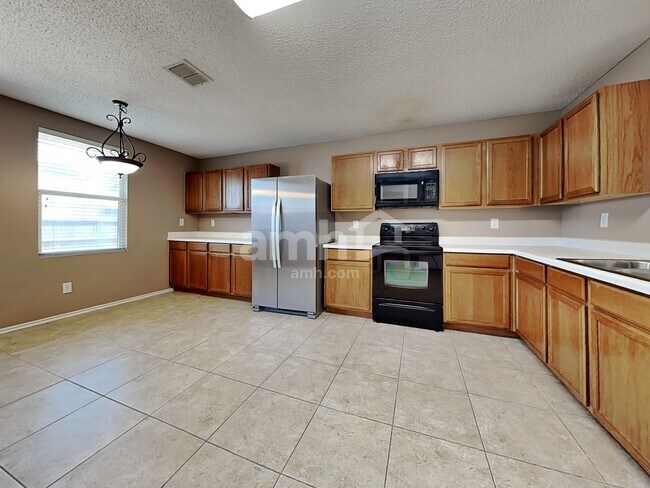 Foto del edificio - 3028 Misty Ridge Ln