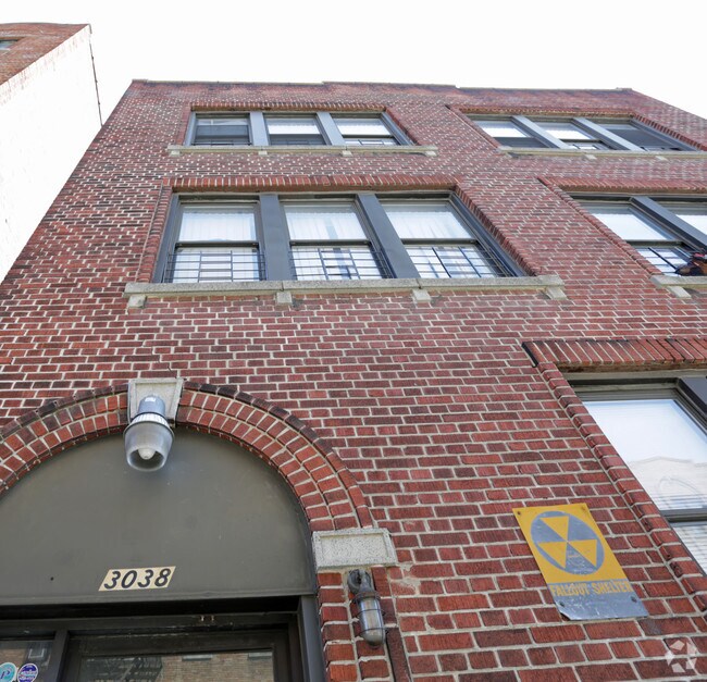 Foto del edificio - 3038 Wallace Ave