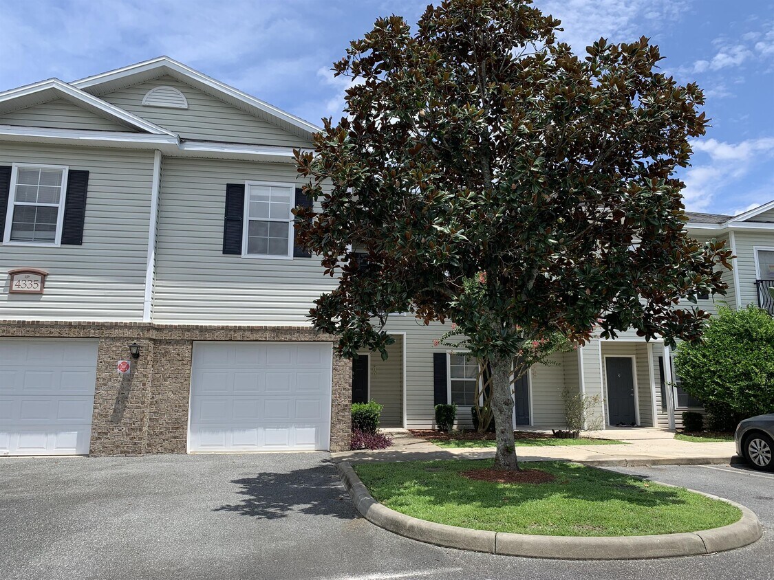 4335 NW 48th St, Gainesville, FL 32606 Townhouse for Rent in