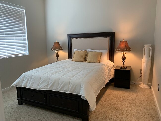 BedroomPic1 - 3025 Bryan St