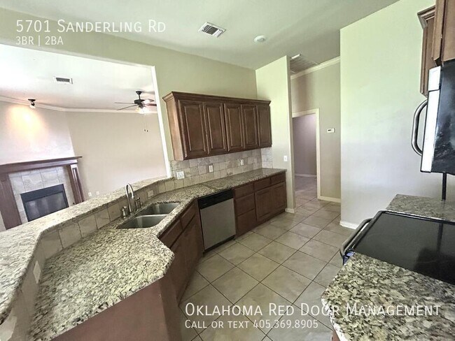 Foto del edificio - 5701 Sanderling Rd