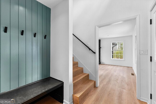 Foto del edificio - 260 Sandy Lake Cir