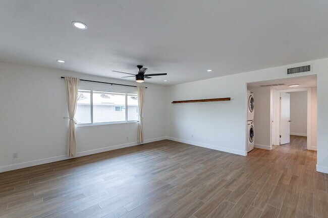 Building Photo - 8460 E Roosevelt St