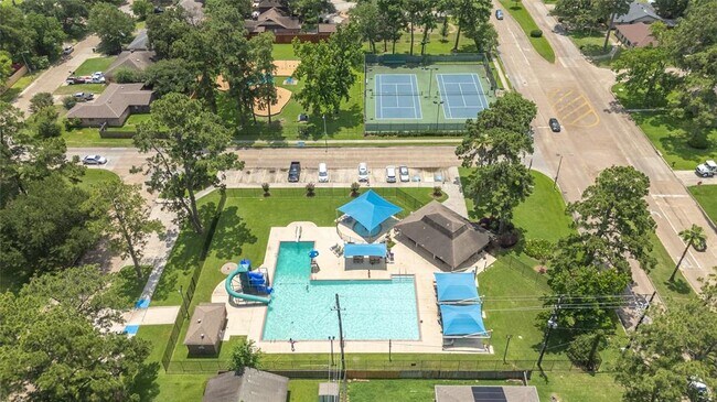 Foto del edificio - 23415 Verngate Dr