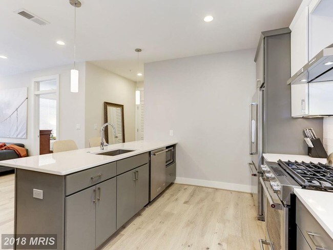 Foto del edificio - 3035 15th St NW